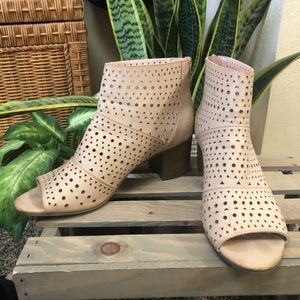 Open Toe ankle Booties Boots 9.5 Cream Nude heel